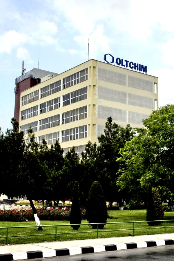 "Circa 50 milioane de euro din banii pentru Oltchim merg la bănci"