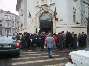 <span style='color:red'><b>romania</b></span>, codasa la plata taxelor 