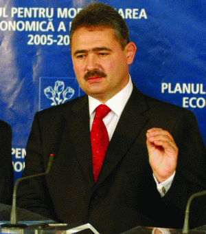 Mihai T�n�sescu, reprezentantul ��rii noastre la FMI: Poate aceast� criz� mondial� va fi benefic� pentru noi, �n sensul c� g�ndirea economic� se va axa pe marile necesit��i structurale ale ��rii noastre, viz�nd dou�-trei mari domenii care s� fac� economia Rom�niei mai rezistent� la viitoarele �ocuri externe. 