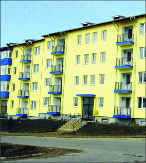 Românii, la mâna autorităţilor locale