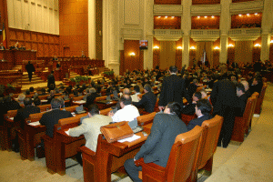 Parlamentul returnează Guvernului Legea educaţiei 