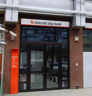 UniCredit vrea să deschidă 300 de noi sucursale în România