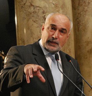 VARUJAN VOSGANIAN