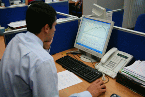 La nivel mondial, volumul fuziunilor şi achiziţiilor a crescut cu 12% în primele 11 luni din 2010.