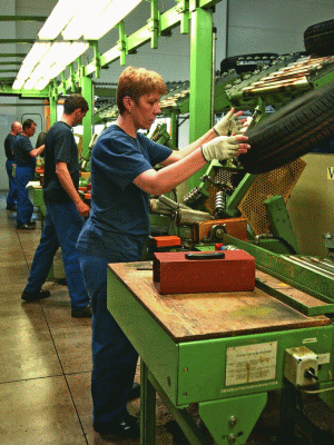 Fabrica germanilor de la Continental va începe producţia în toamna lui 2011