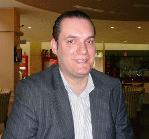 Domnul Vlad Dragoescu, director de investiţii în cadrul "Equest Investments" SRL - fondul de investiţii care deţine "Vitantis Shopping Center" din 2006, coordonator al activităţii centrului comercial.