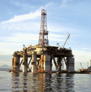 Consumul de petrol din China a atins un nivel record în 2010, când a fost cu 12,2% mai mare decât în 2009, aducând peste o treime din creşterea cererii mondiale de ţiţei.