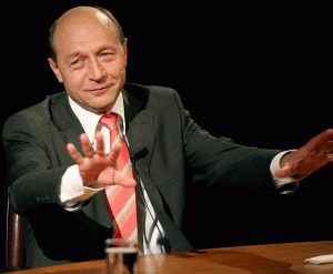 Traian Băsescu: "În general, am puţină încredere în partidele politice, ca tot românul"