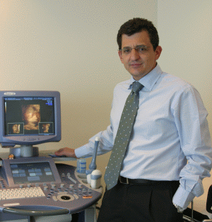 Vassilis Chaniotis, directorul general al "Medsana Bucharest Medical Center" SRL, s-a născut în capitala Greciei, Atena, în anul 1968. A absolvit Facultatea de Construcţii Loughborough din Anglia şi masteratul în management. De 15 ani se află în România, pe care o consideră foarte apropiată de ţara domniei sale şi a cărei limbă a învăţat-o. Este necăsătorit şi este pasionat de călătorii şi de toate sporturile pe apă.