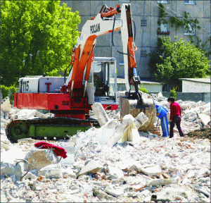 A fost reluată demolarea Stadionului "Strungul" pentru construcţia unui mall