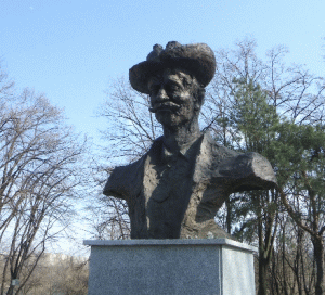 Bust Caragiale în parcul IOR