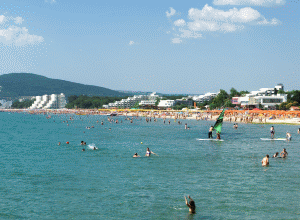 Aproape trei sferturi dintre turiştii români vor să meargă în alte ţări
