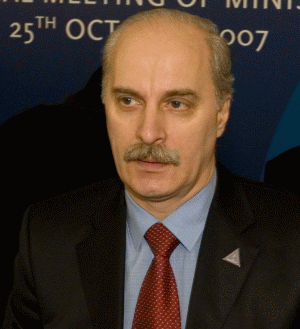 Octavian Bellu once again demonstrated his performance in leading the national gymnastics team, together with Mariana Bitang and Ioan Suciu.