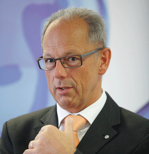 Domnul Franz Zinsberger, director general al Boehringer Ingelheim România.