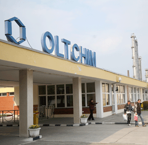 "Oltchim" şi-a redus vertiginos pierderile