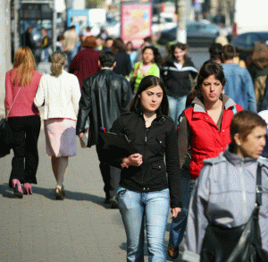 Economia a ieşit din recesiune, dar nu şi populaţia