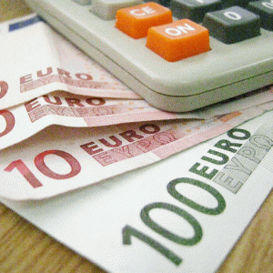 Restructurarea datoriei Greciei ar distruge sistemul bancar elen, consideră Jurgen Stark, membru în consiliul de conducere al BCE.
