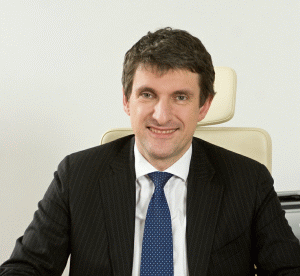 Luca D"Agnese, directorul general al Enel România, a anunţat, vineri, că Adunarea Generală a Acţionarilor Enel Distribuţie Banat şi cea a companiei Enel Distribuţie Dobrogea au aprobat acordarea de dividende echivalente cu 60% din rezultatul net înregistrat în 2010. Enel Distribuţie Banat va acorda dividende în valoare de 83,56 milioane lei (19,5 milioane euro), iar Enel Distribuţie Dobrogea va acorda dividende în valoare totală de 56,15 milioane de lei (13 milioane euro).Enel Investment Holding BV deţine 51,003% din acţiunile Enel Distribuţie Dobrogea, în timp ce restul participaţiei este împărţită între Electrica SA (24,9033%) şi Fondul Proprietatea (24,0937%). Enel Distribuţie Banat are o structură similară de acţionariat, pachetul majoritar fiind deţinut de Enel Investment Holding BV (51,0030 %), urmat de Electrica (24,8692%) şi Fondul Proprietatea (24,1278%).