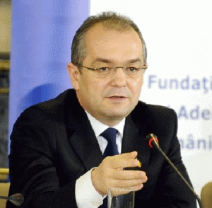 Emil Boc: "La partea de absorbţie efectivă avem, încă, foarte mult de lucru".
