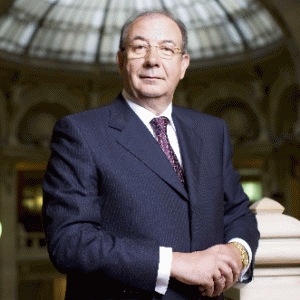 "Beneficiarul trebuie să-şi cunoască afacerea, să aibă încredere în succesul acesteia şi să se implice în implementarea proiectului, atât din punct de vedere financiar, alături de banca finanţatoare, cât şi al celorlalte resurse alocate", a declarat Radu Gheţea.