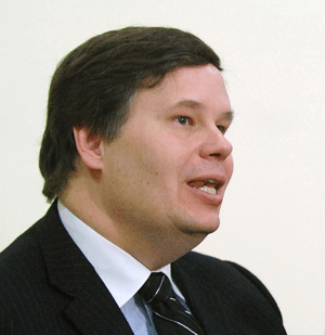 "Sunt un observator extern, dar nu aş fi surprins dacă randamentul care va fi obţinut de autorităţi va fi comparabil sau uşor mai bun decât cel de anul trecut", a afirmat Jeffrey Franks.