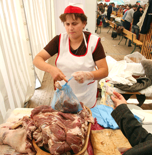Indicele FAO privind preţurile alimentelor a atins nivelul maxim istoric în februarie: 237,7 puncte.