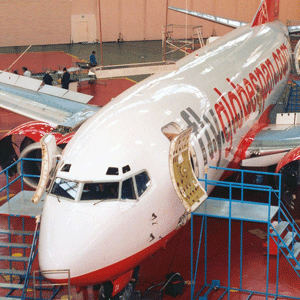 Pentru 2011, program de investiţii de 14,5 milioane de lei, la "Aerostar" Bacău
