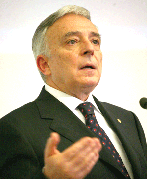 Isărescu: Standardele internaţionale de raportare financiară (IFRS), o necesitate