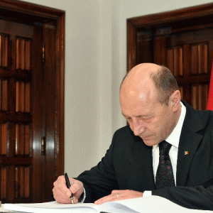 Băsescu şi-a trecut în declaraţia de avere apartamentul din Constanţa primit moştenire