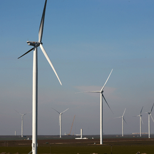 Modificarea legislaţiei energiei regenerabile periclitează investiţii de 5 miliarde euro