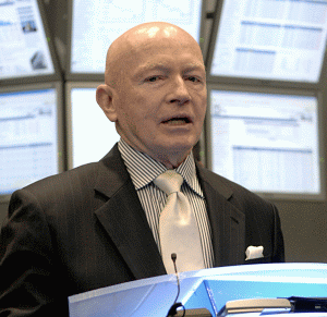 Mark Mobius, preşedintele FT, a declarat, în urmă cu câteva luni, că nu exclude posibilitatea oferirii fondurilor "Franklin Templeton" investitorilor din ţara noastră.