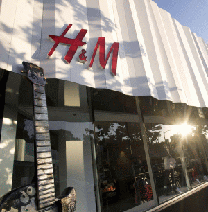 Reţeaua H&M în România va fi extinsă până în noiembrie la zece magazine