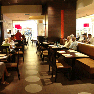 TVA pentru diferite produse şi servicii, cum ar fi mâncarea şi băutura în restaurante, a crescut de la 11% la 23%, afectând şi ea, direct, viaţa de zi cu zi a grecilor.