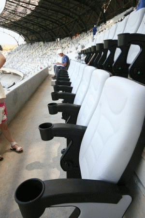 A început montarea scaunelor şi fotoliilor VIP la Cluj Arena