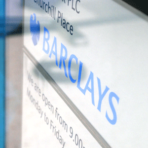 "Barclays" ar putea pierde două treimi din investiţia în subsidiara din Rusia
