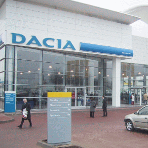 Dacia va produce şasiuri pentru modelele Smart şi Twingo 