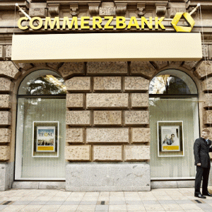 "Commerzbank", acţionată în instanţă de foşti angajaţi din Singapore