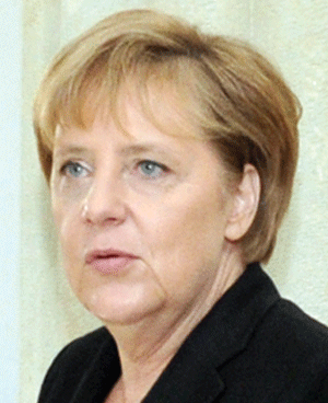 Angela Merkel: "Criza prin care trece zona euro nu este a monedei, ci a datoriei"