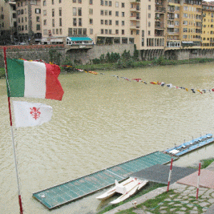 Italia a vândut obligaţiuni sub ţinta maximă stabilită