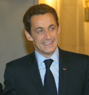 Merkel şi Sarkozy promit consolidarea băncilor