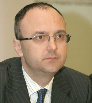 Răsvan Radu: "Mă aştept ca anumite instituţii să considere că sunt prea mici pentru această piaţă".