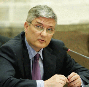 Daniel Dăianu: "Rezistenţa la schimbare într-un sistem clientelar ca cel care există în România este mare. Clientela nu este numai a unuia". 