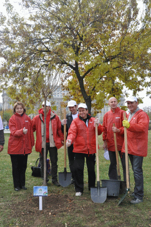 Amway a plantat 100 de copaci în Bucureşti