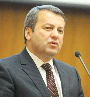 Finance Minister Gheorghe Ialomiţianu: We shouldn"t venture raising pensions and salaries