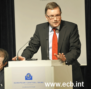 Jürgen Stark crede că BCE va finaliza programul de achiziţie a obligaţiunilor guvernamentale "de îndată ce va fi posibil", întrucât acesta a fost "un stimulent fals". 