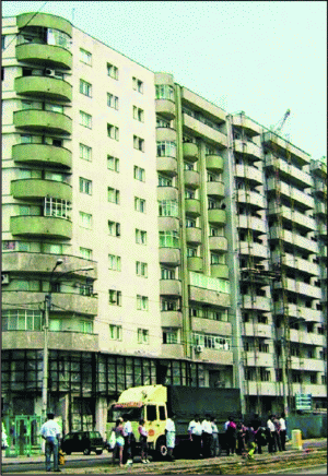 Cumpărătorii apartamentelor noi ar trebui să-şi angajeze agenţi imobiliari