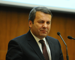 Ialomiţianu: Propunerile USL pentru buget înseamnă reducerea pensiilor şi închiderea de spitale şi primării