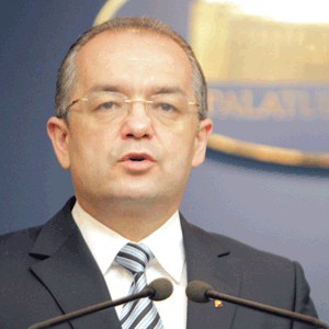 PM Emil Boc told the advisors to the NBR governor to handle the reserves of the NBR and to leave the government to deal with the budget deficit, thus reacting to the recent statements of Lucian Croitoru, who said that the possibility of Romania accessing IMF funds could not be ruled out.