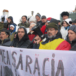 Ziua Unirii i-a scos în stradă pe militarii disponibilizaţi