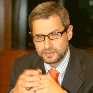 Radu Moraru: Subscripţia publică, o soluţie pentru o presă liberă